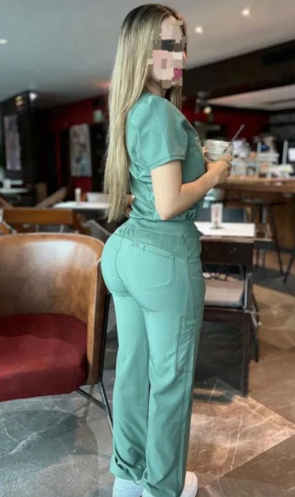 FOLLADORA MUY GUAPA FIESTERA Y CACHONDA