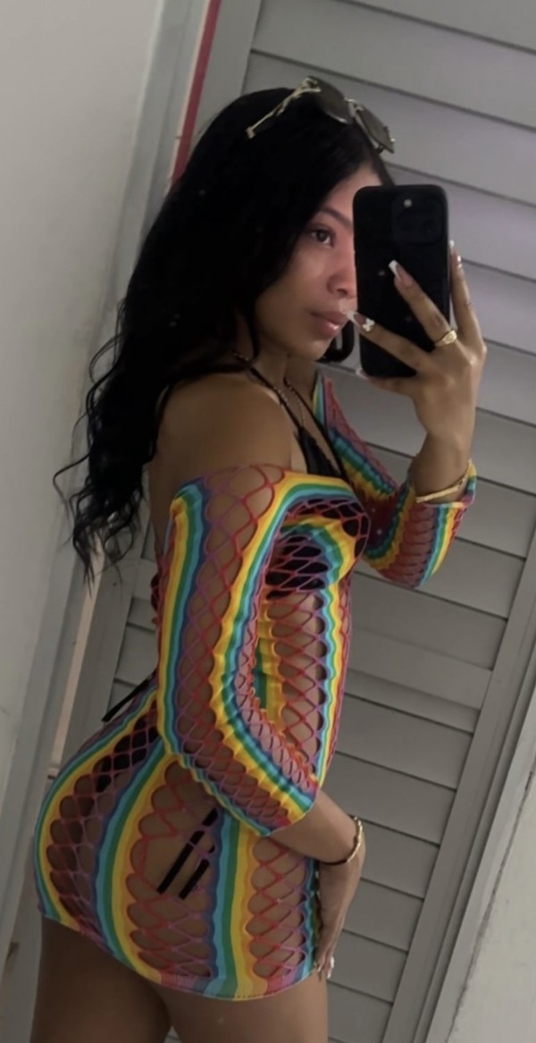 LAURA MISTERIO CON TACONES