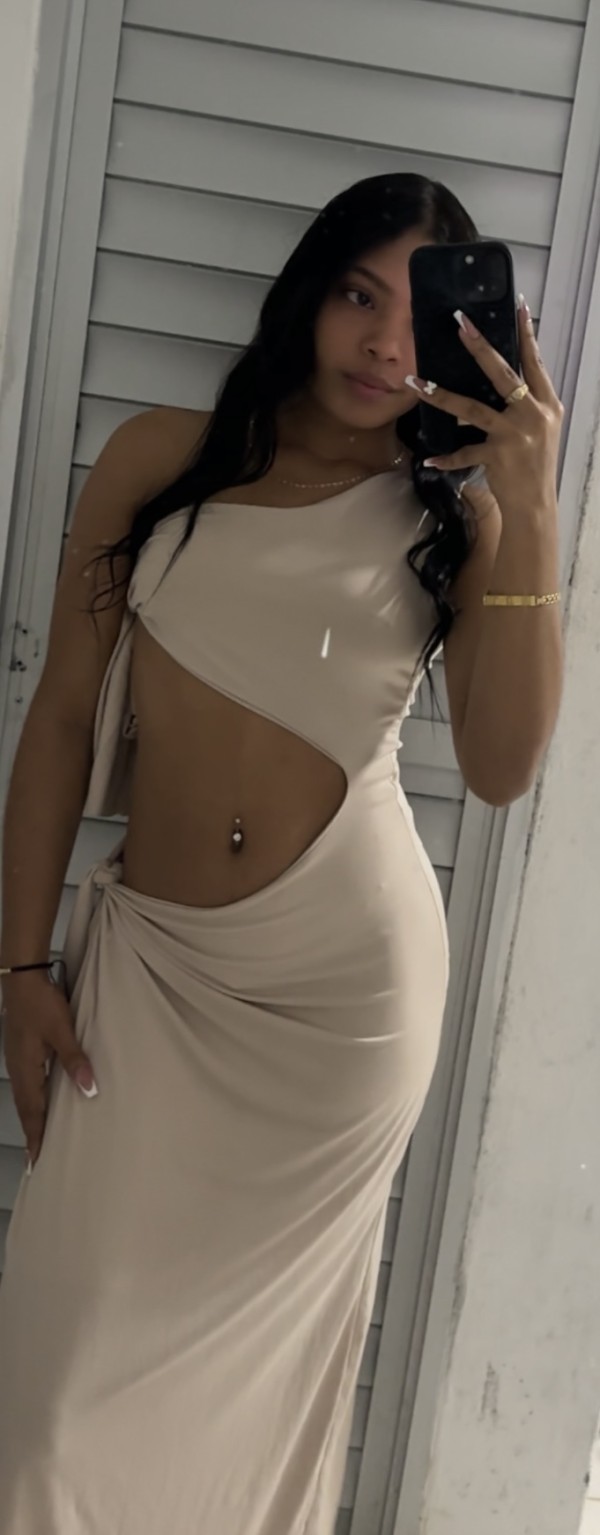 LAURA MISTERIO CON TACONES