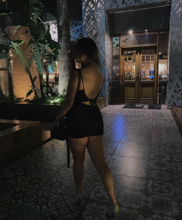 CARIÑOSA E IMPLICADA EN MIS CITAS