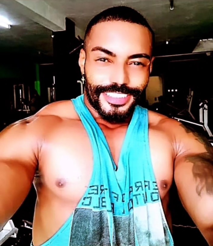 PIDE EL TUYO MORENOS LATINOS DISPONIBLE