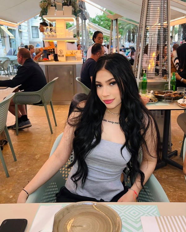 Soy CHARLOTTE Escort V.I.P muy caliente pervertida full full morbosa