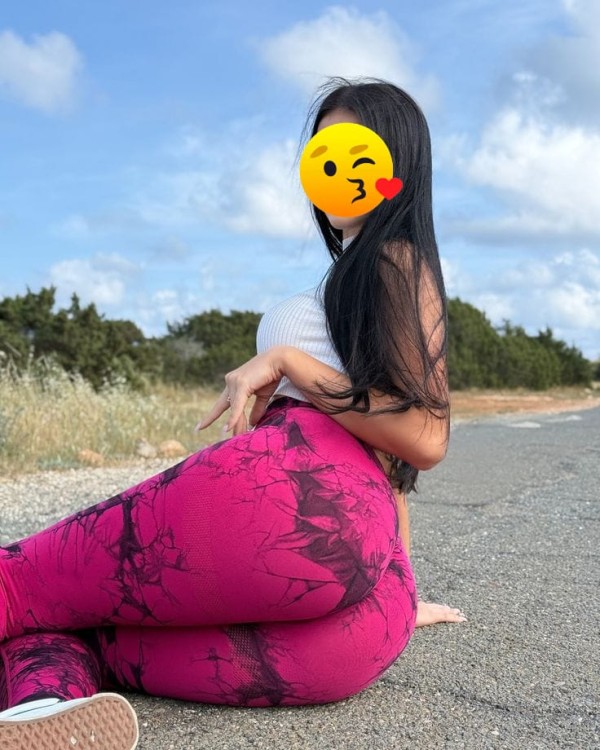 Bombón latino, masajista y scort.