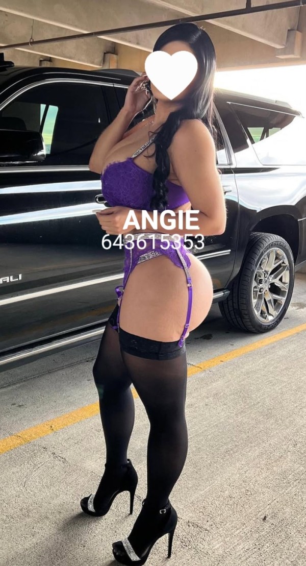 MORENAZA LATINA DE PECHOS HERMOSOS Y PIEL SUAVE Y