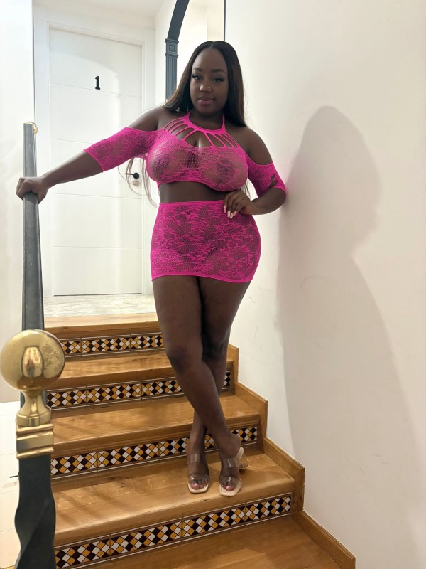 MORENAZA FIESTERA Y VICIOSA CON GANAS DE RELAX