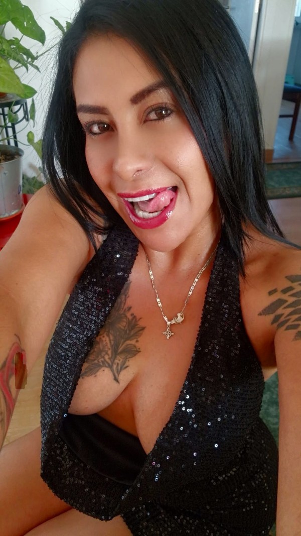 Antonella!! Cuerpo de guitarra colombiana