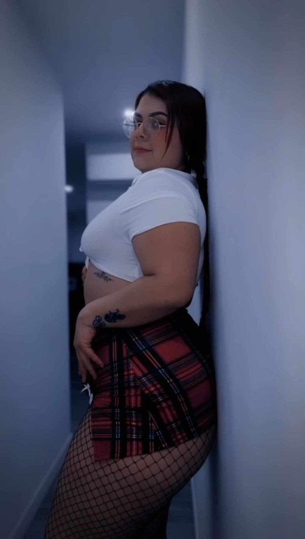 Colombiana sexy tragadora de leche