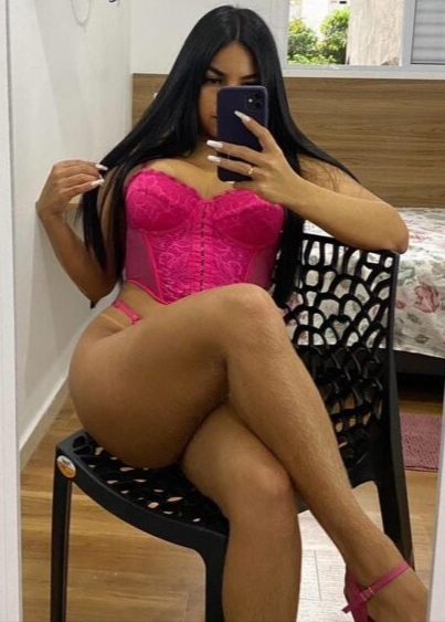 En ALMERÍA PRECIOSA MULATA COMPLETA FIESTERA DIN TABÚES Y GRIEGO