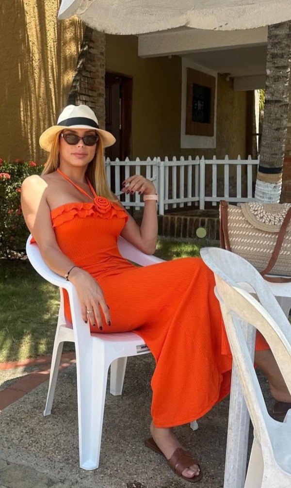 Joven trans para súper morbosa. ENORME POLLÓN!!