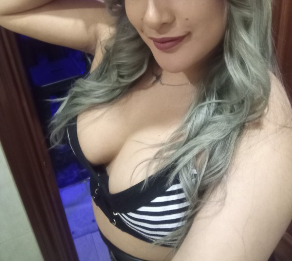 Linda Landia Francés muy salivado, fiestera