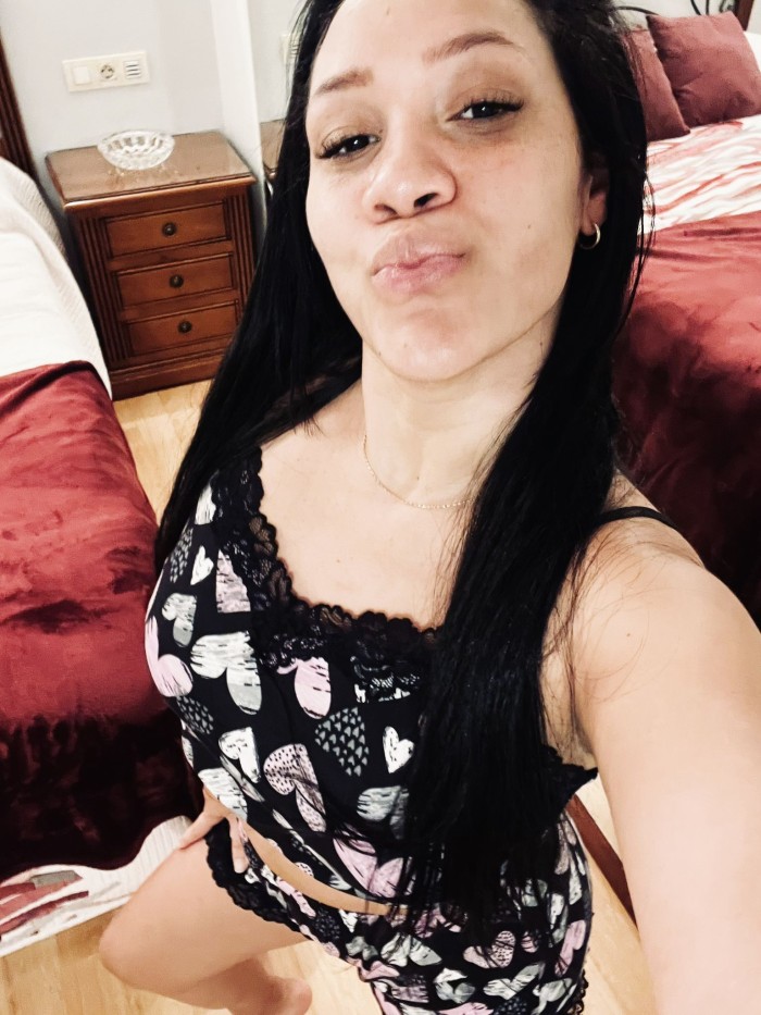 QUIERO CADA CENTIMETRO DE TU POLLA EN MI COÑO