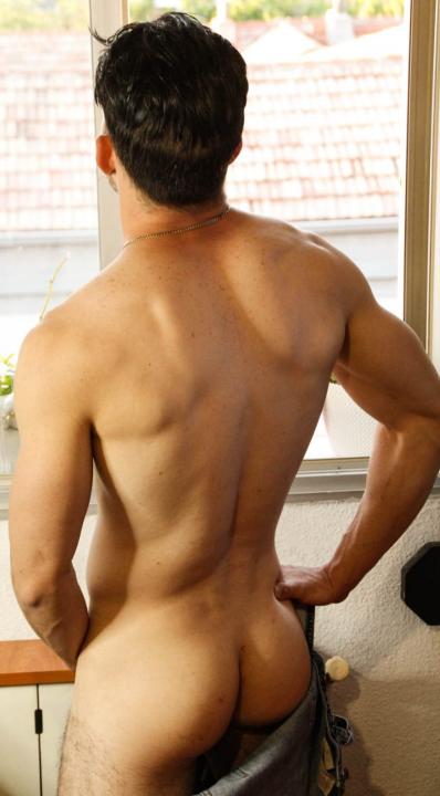 CHICO LATINO MASCULINO, SENSUAL Y EXCLUSIVO