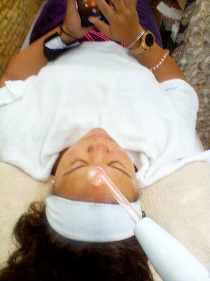 ESTETICISTA PROFESIONAL ESPAÑOLA GUAPISIMA NOVEDAD