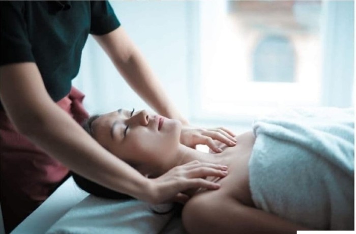 ESTETICISTA PROFESIONAL ESPAÑOLA GUAPISIMA NOVEDAD