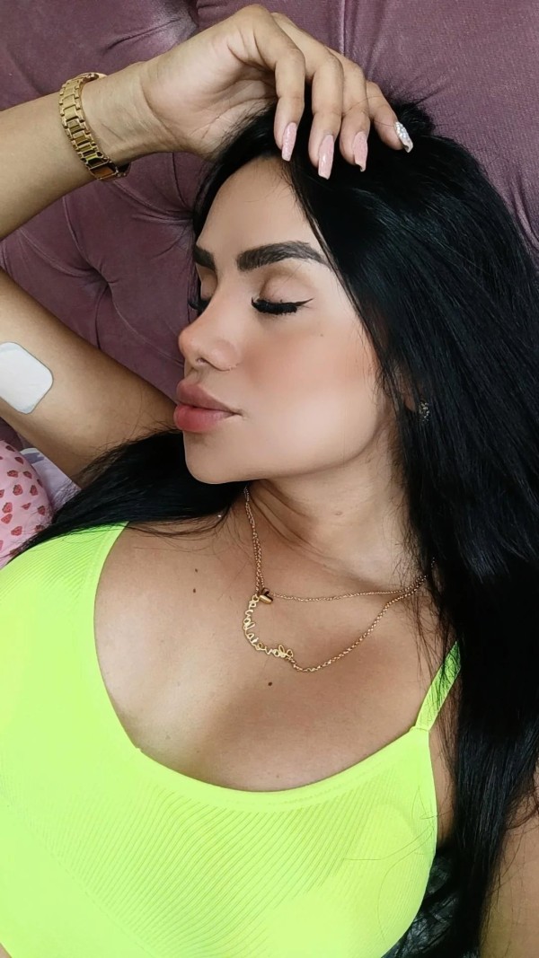 Irina trans guapa aguantadora em encanta la fiest