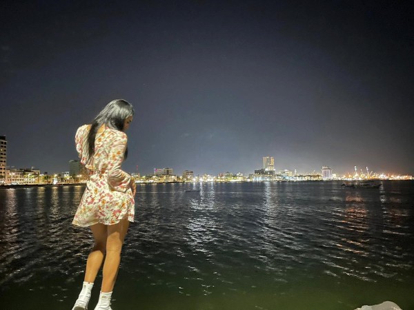 Chica trans guapa trato de novios. Mucho mas