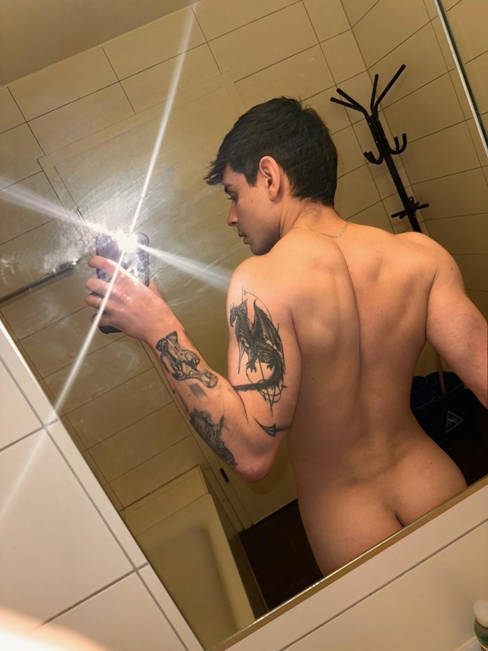 XL LATINO GUARRO DISPONIBLE