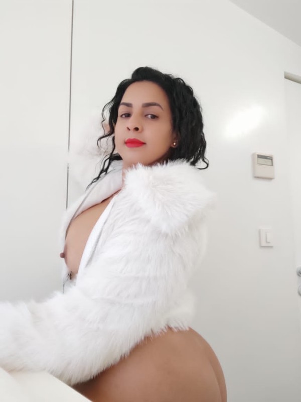 Venezolana caliente santa cruz