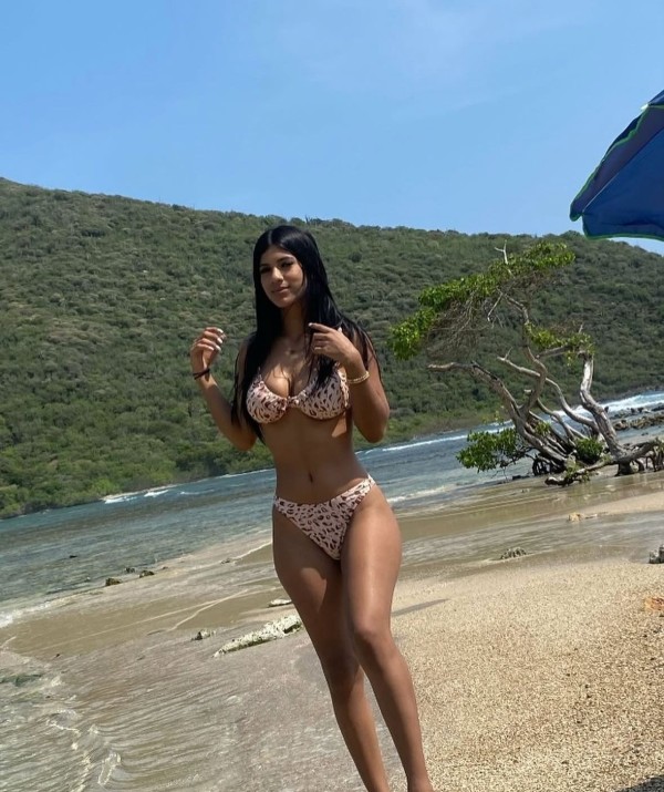 TODOS LOS SERVICIOS. mujer mui bonita en calella 24 h disponible