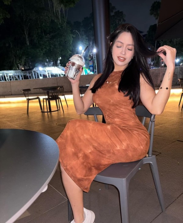 FRANCES HASTA EL FINAL BESOS CON LENGUA