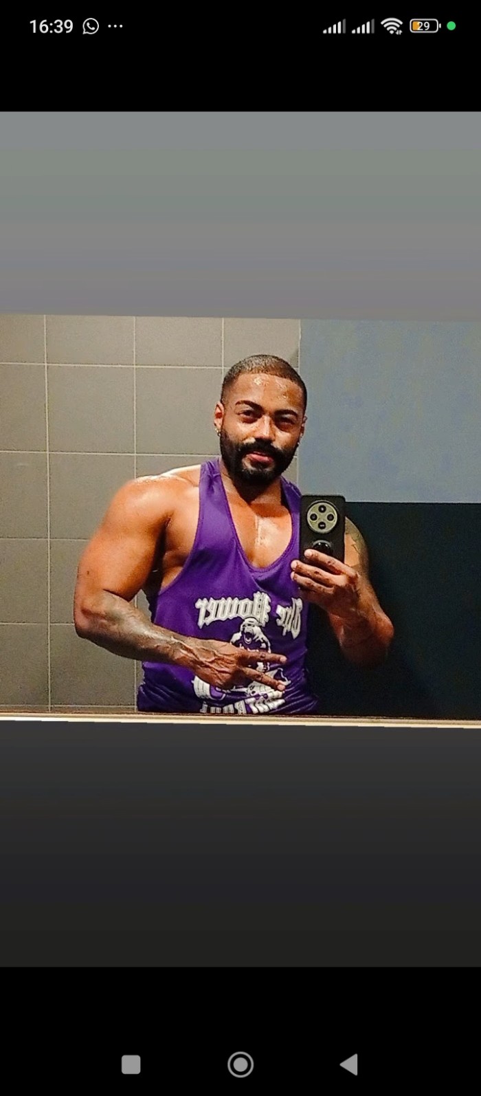 SEXYS MORÉNOS ATLÉTICOS DISPONIBLES