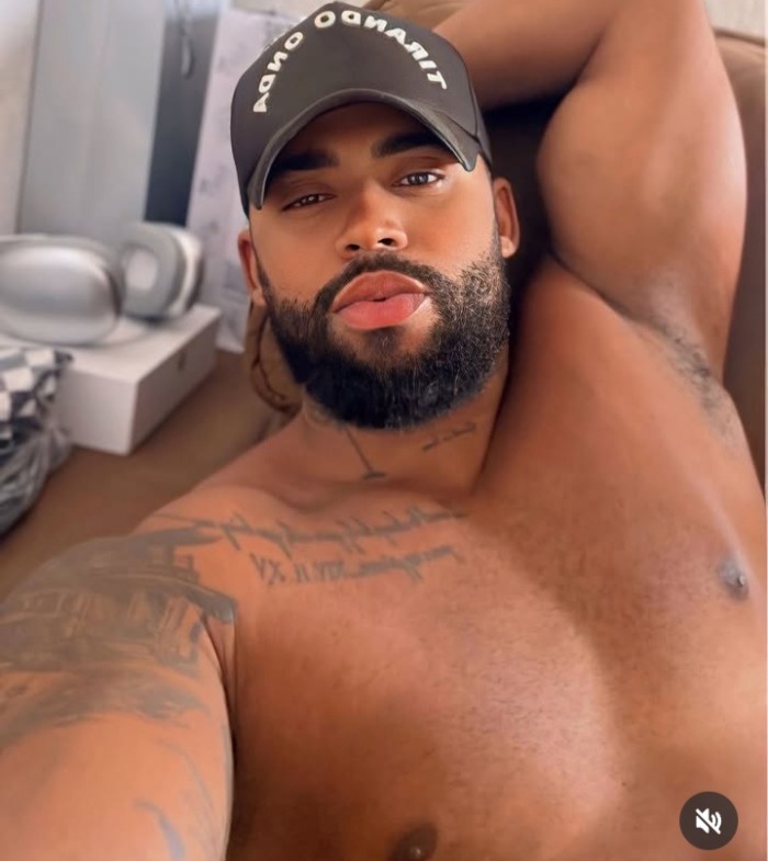 SEXYS MORÉNOS ATLÉTICOS DISPONIBLES