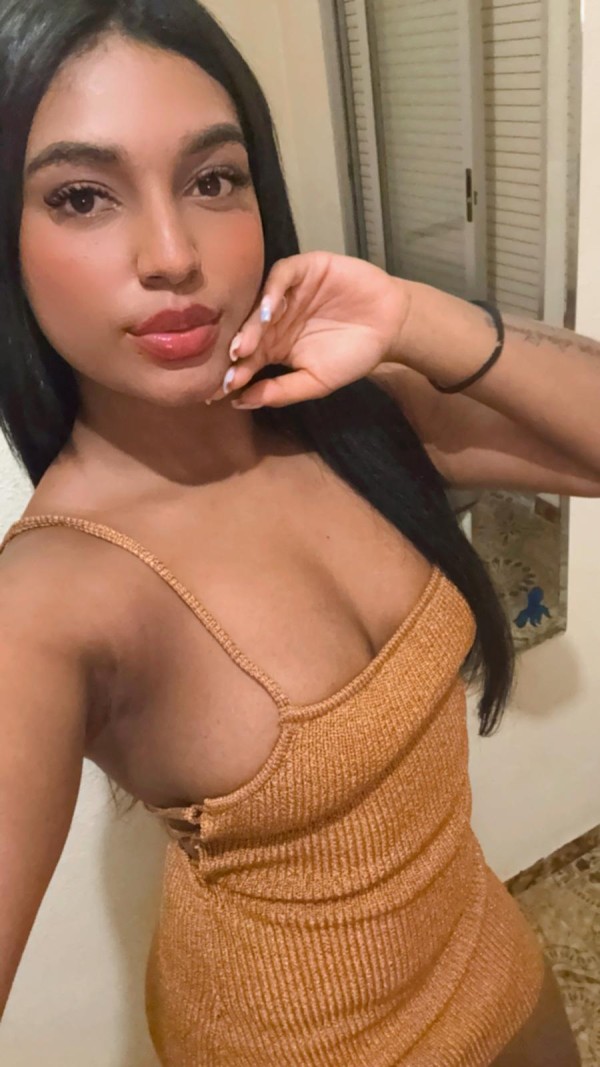 Llegó tu guarra que te la chupa hasta sacarte toda tu leche