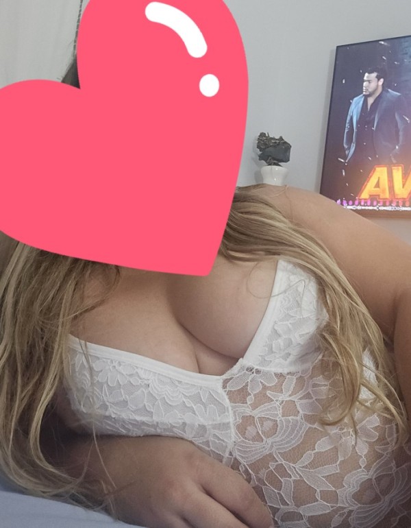 Latina caliente y Fiestera