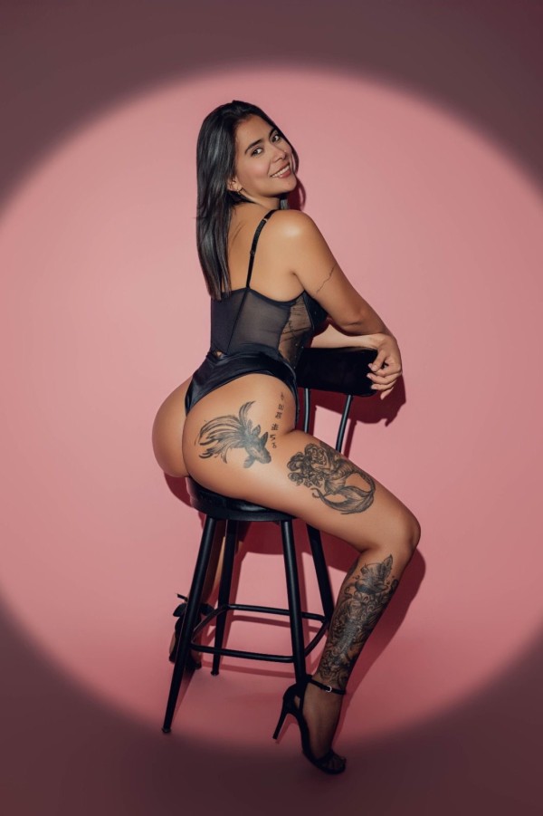 Impresionante colombiana muy guapa