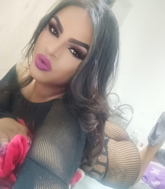 Trans fiestera y viciosa