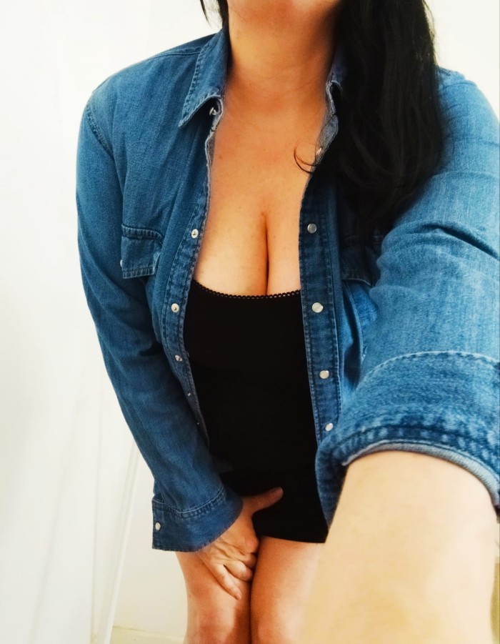 Española!! Masajes y mas cositas para disfrutar.