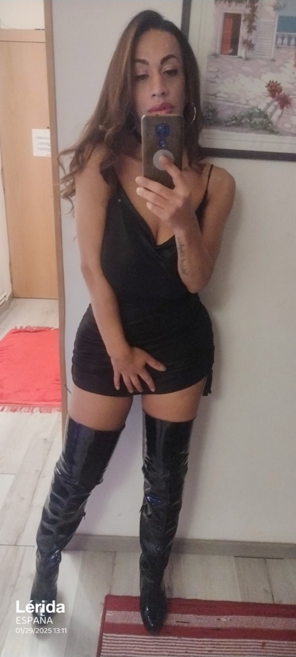 Soy Yara espectacular chica transexual,carrer d’Alfred pereña