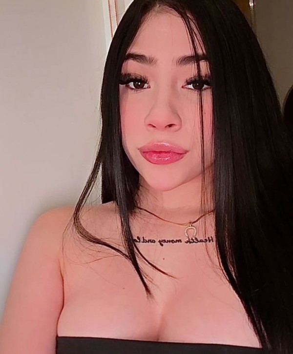 Charlotte CHICA LATINA CALIENTE FOGOSA Y HERMOSA DISPONIBLE 24/7 fiestera