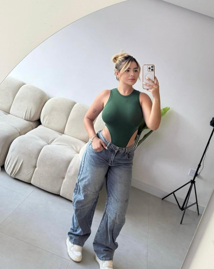 Impresionante colombiana rubia sexy