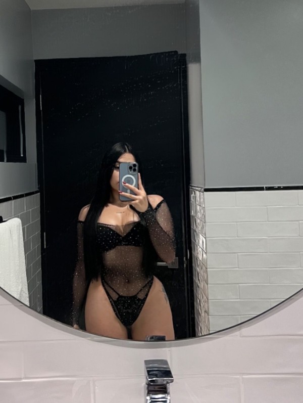 LATINA CACHONDA BALERY PRIMERA VEZ EN RUBI