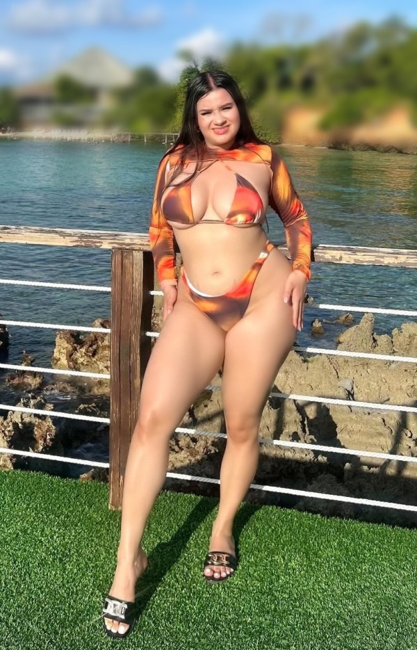 joven recién llegada con muchas ganas de FOLLAR!