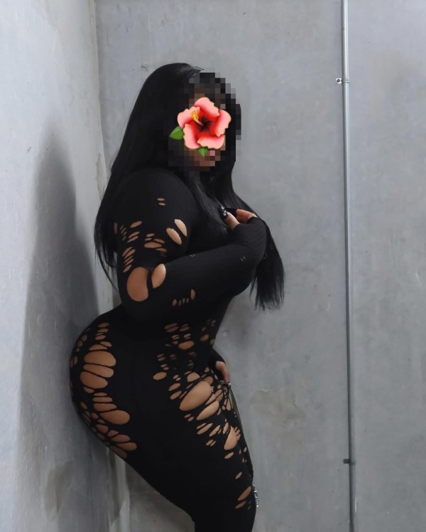 ASFIXIATE EN ESTE GRAN CULAZO MORENA FIESTERA JUGUETONA Y MORBOSA, CALIENTE