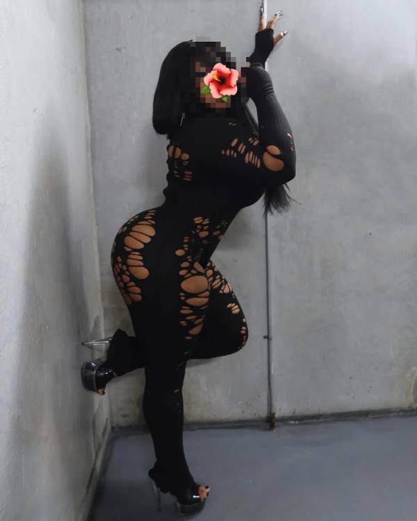 ASFIXIATE EN ESTE GRAN CULAZO MORENA FIESTERA JUGUETONA Y MORBOSA, CALIENTE