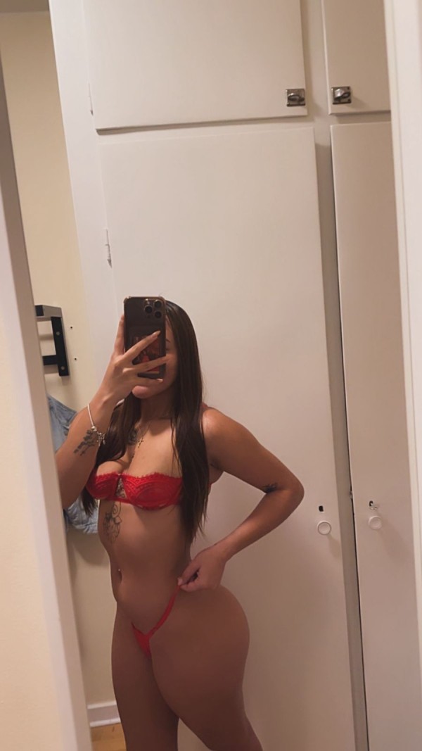 dublin 12, Camila 24 años, Colombiana