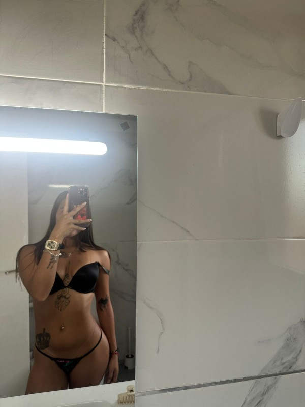 dublin 12, Camila 24 años, Colombiana