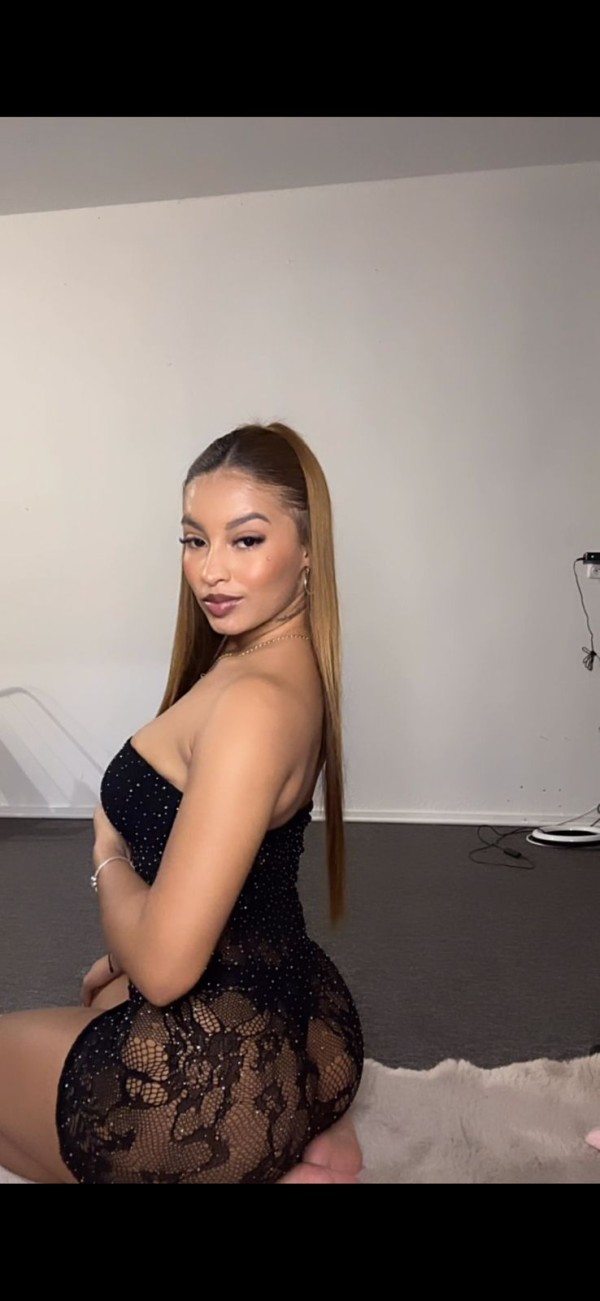 Dublin 12, Sofia 23 Años, Colombiana