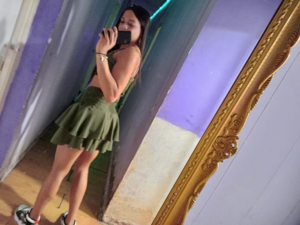 Jovencita muy traviesa fiestera