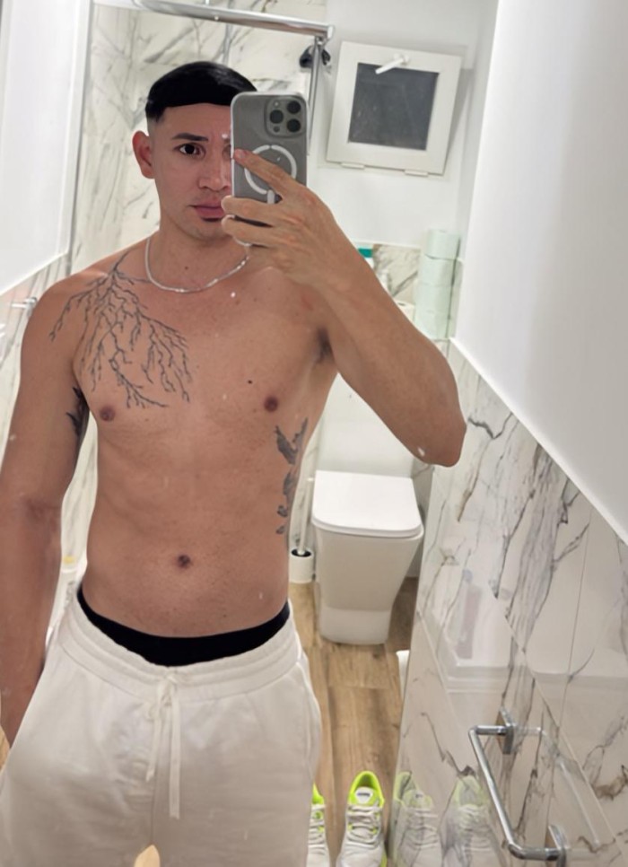 CARLOS ACTIVAZO 100% MASCULINO POLLA SIEMPRE DURA EN MURCIA