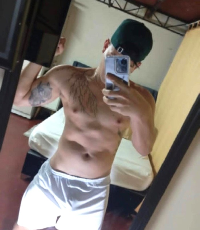 CARLOS ACTIVAZO 100% MASCULINO POLLA SIEMPRE DURA EN MURCIA