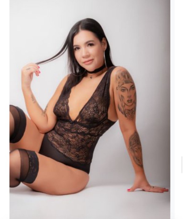 SOFIA HERMOSA LATINA CALIENTE, DIVERTIDA Y FIESTERA