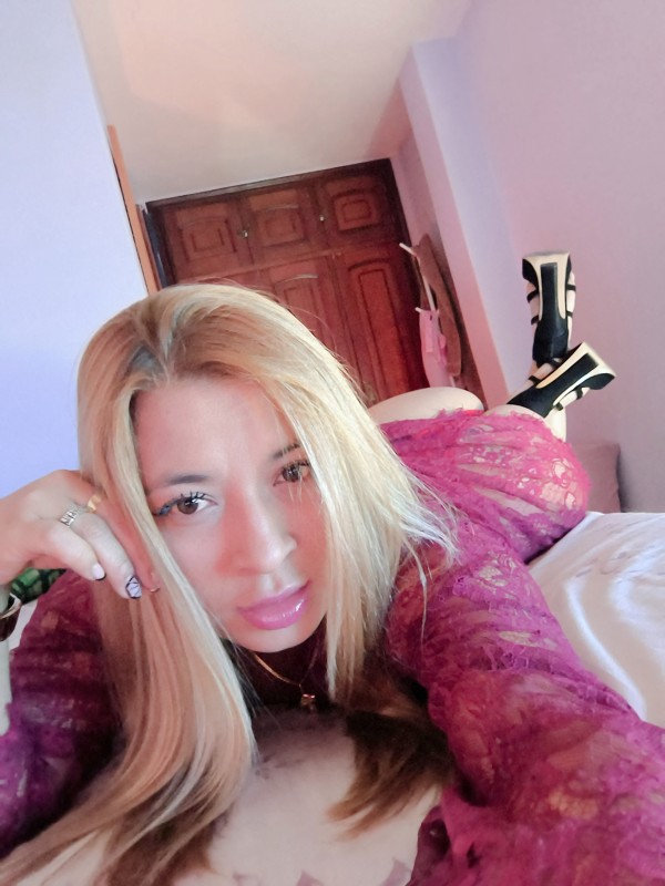 Linda rubia joven natural 100%