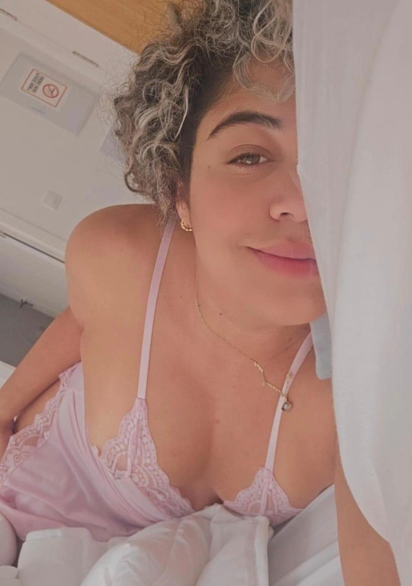 Mia tu chica ardiente