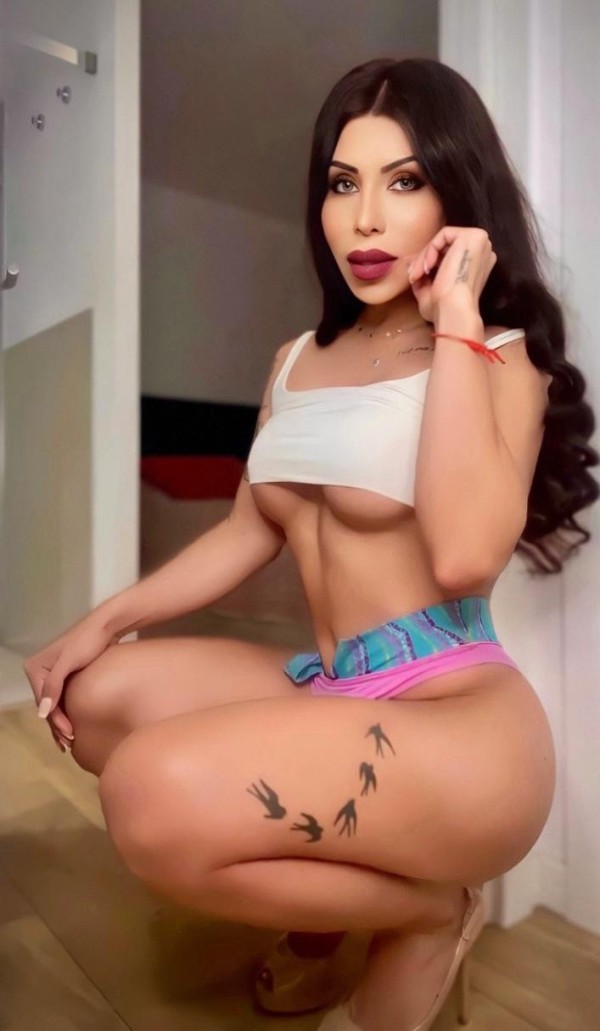 MICHELLE VOLKOVA,ESPECTACULAR  SUPER FEMENINA