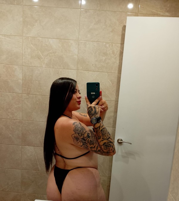 PRIMERA VEZ Sofía Novedad jovencita colombiana