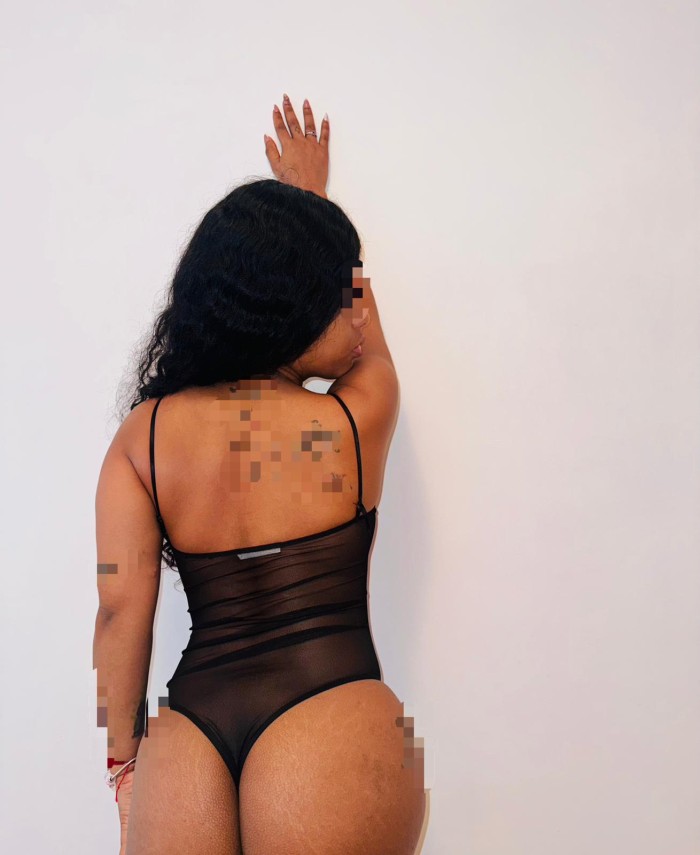 NOAMI MULATA GUAPA VICIOSA POR SANTANDER